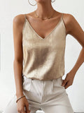 Satynowy top na ramiączkach z koronką w modnym stylu trendy tops