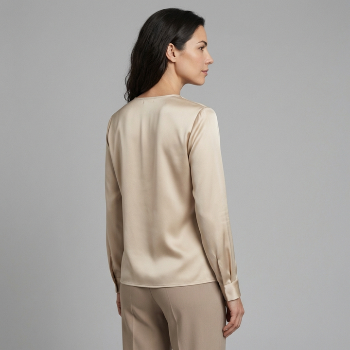 Elara - Elegancka satynowa bluzka z dekoltem V